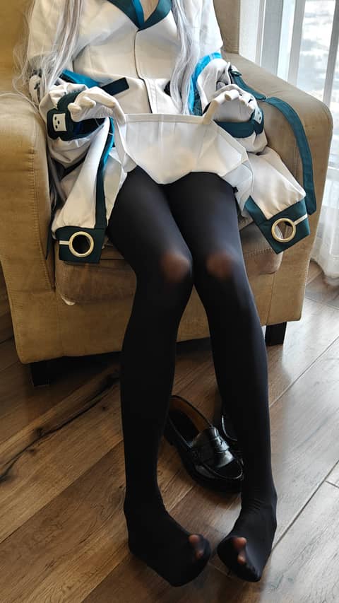 真是赏心悦目呀 生盐诺亚小姐 黑丝 制服鞋 生盐诺亚 碧蓝档案