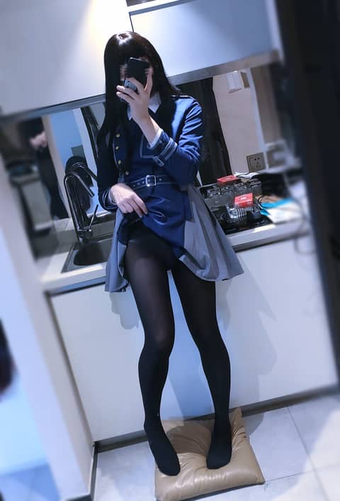 厚黑的优势是在可以代替安全裤情况下掀开仔细看还是能看到内裤 Lycorisrec