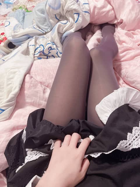 这个颜色的袜子还会像小孩吗