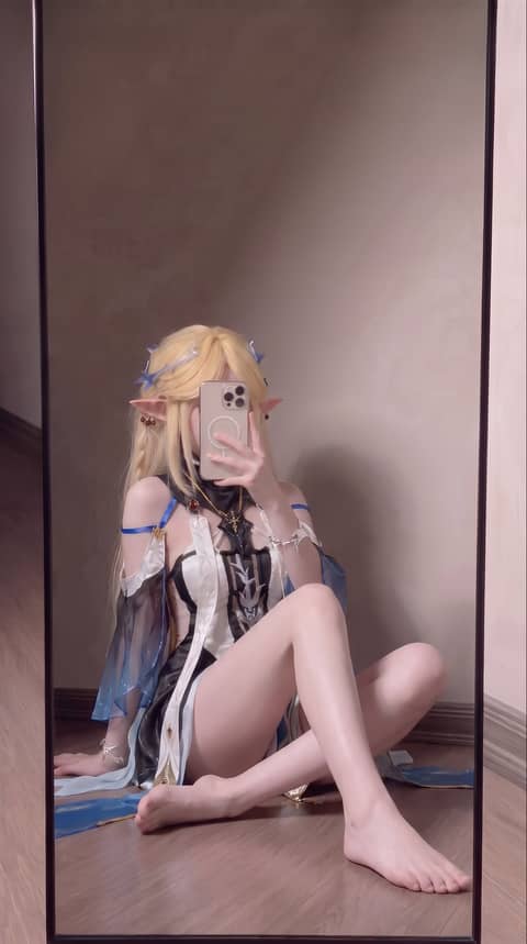 祝大家今天睡得好 ps.好想和美少女啵嘴啊 cos