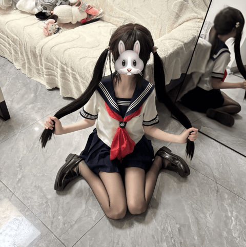 幼児体型の制服コスじゃ盛り上がらないですか