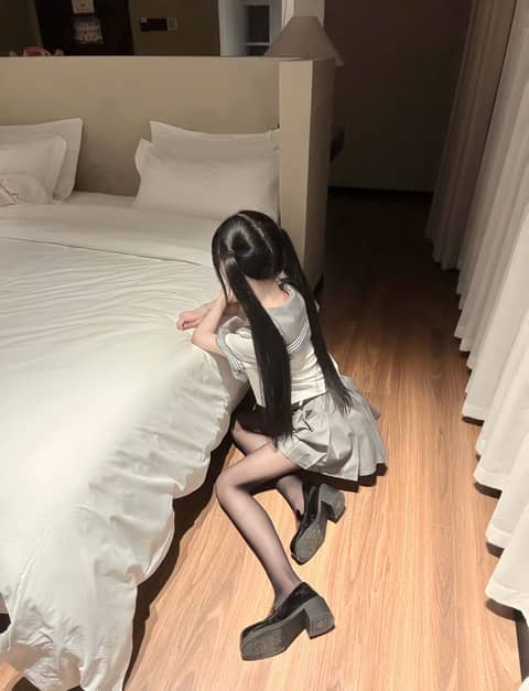即使有天我握住了这世界 我也只是想亲亲你的脸