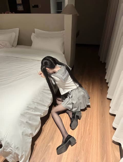 即使有天我握住了这世界 我也只是想亲亲你的脸
