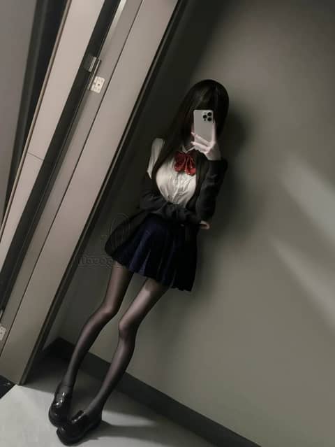 哦