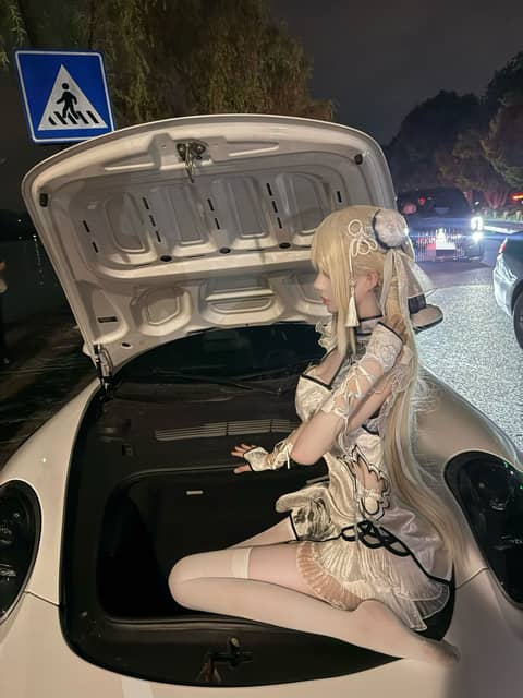 你蹲下我就亲亲你