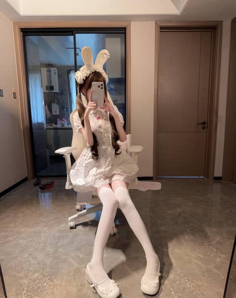 喜欢和你玩 有种逗小狗的感觉