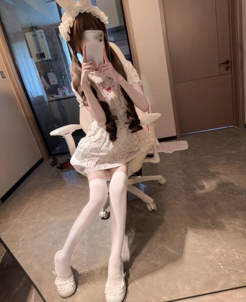 喜欢和你玩 有种逗小狗的感觉