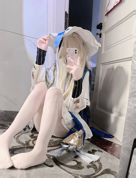 菲比 cos 鸣潮菲比 鸣潮